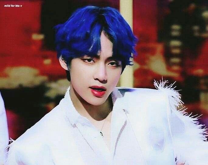 Featured image of post Taehyung Boy With Luv Gif